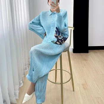 Модный комплект с принтом Miyake, женское короткое пальто с длинным рукавом и высокой талией, новые повседневные брюки, модный комплект из двух предметов 2023 года.
